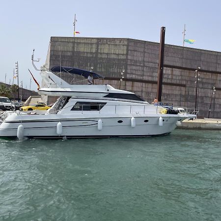 سان أدريان دي بيزوس Hotel Yacht Sotavento المظهر الخارجي الصورة