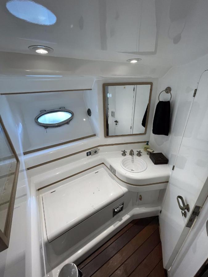 سان أدريان دي بيزوس Hotel Yacht Sotavento المظهر الخارجي الصورة