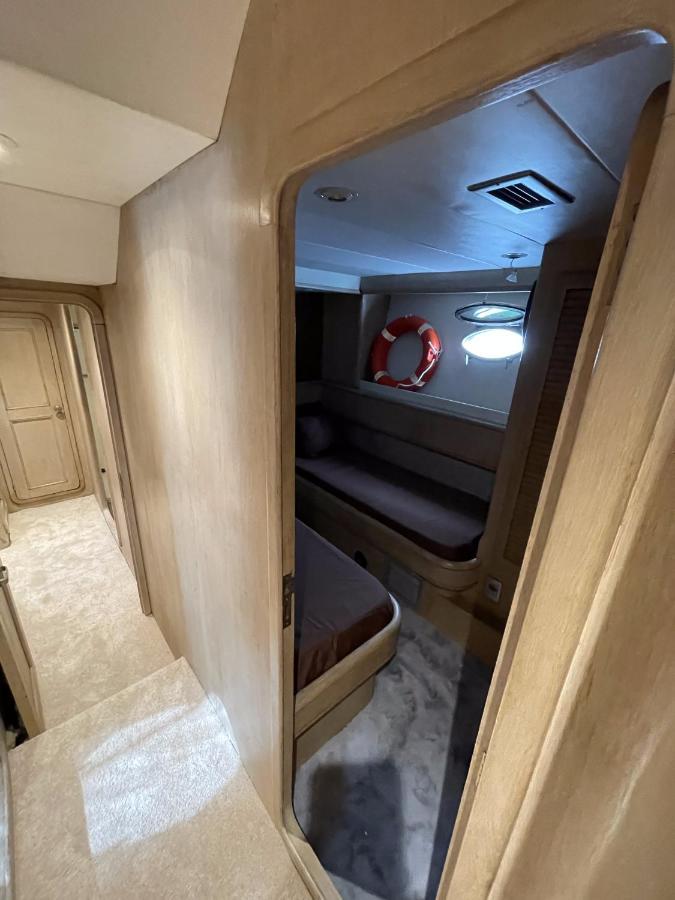 سان أدريان دي بيزوس Hotel Yacht Sotavento المظهر الخارجي الصورة